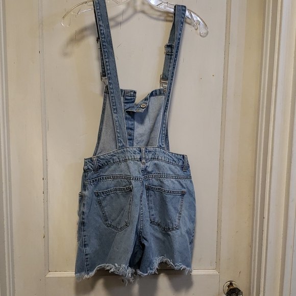 Forever 21 Distressed Denim Apron Overalls Shorts Meduim - Picture 5 of 7